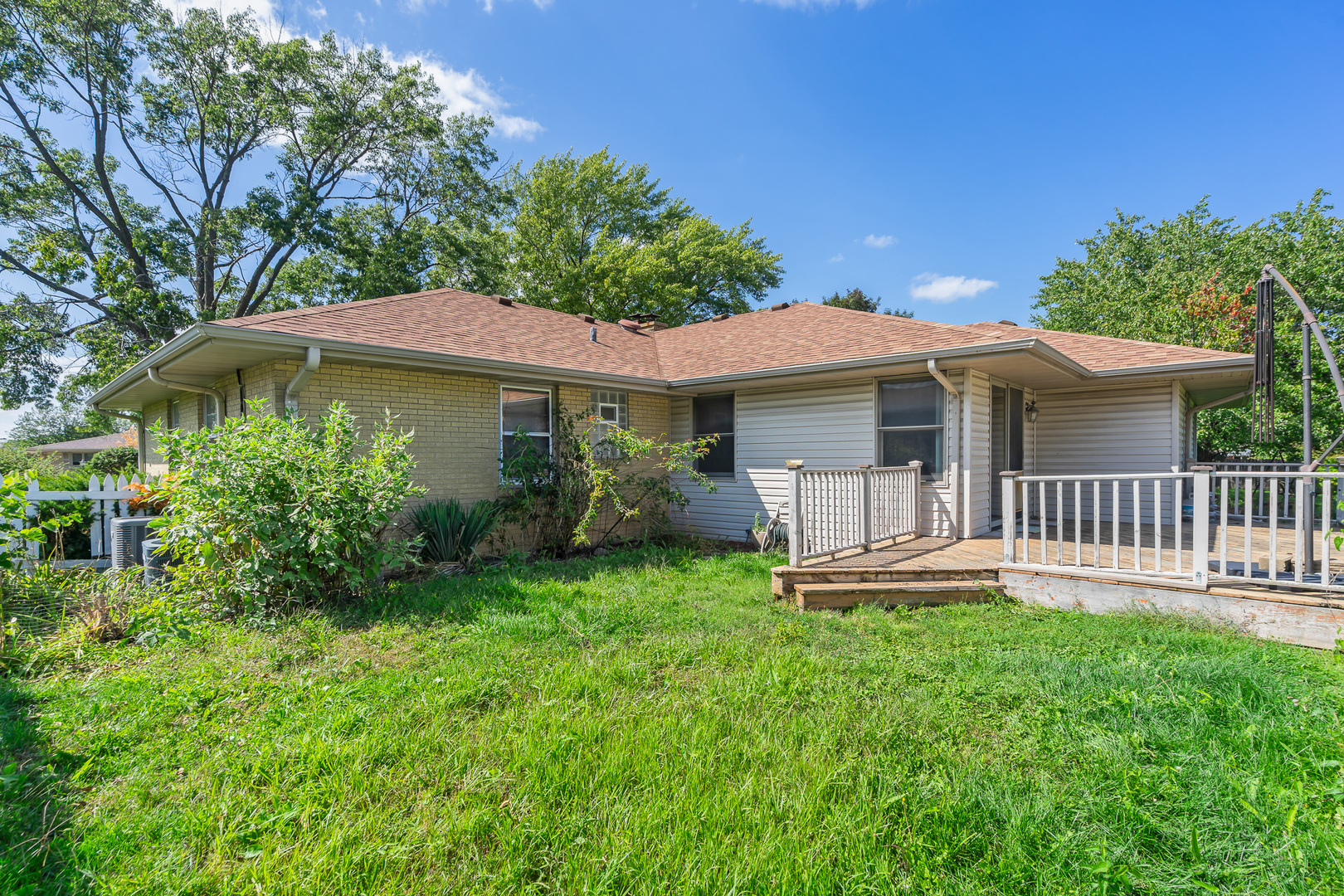1616 Barthelone Street, Crest Hill, IL 60403