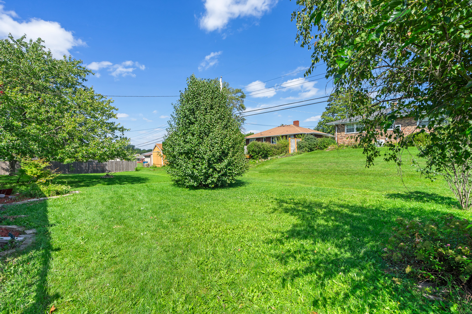 1616 Barthelone Street, Crest Hill, IL 60403