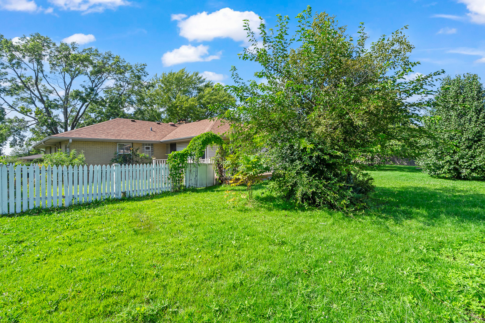 1616 Barthelone Street, Crest Hill, IL 60403