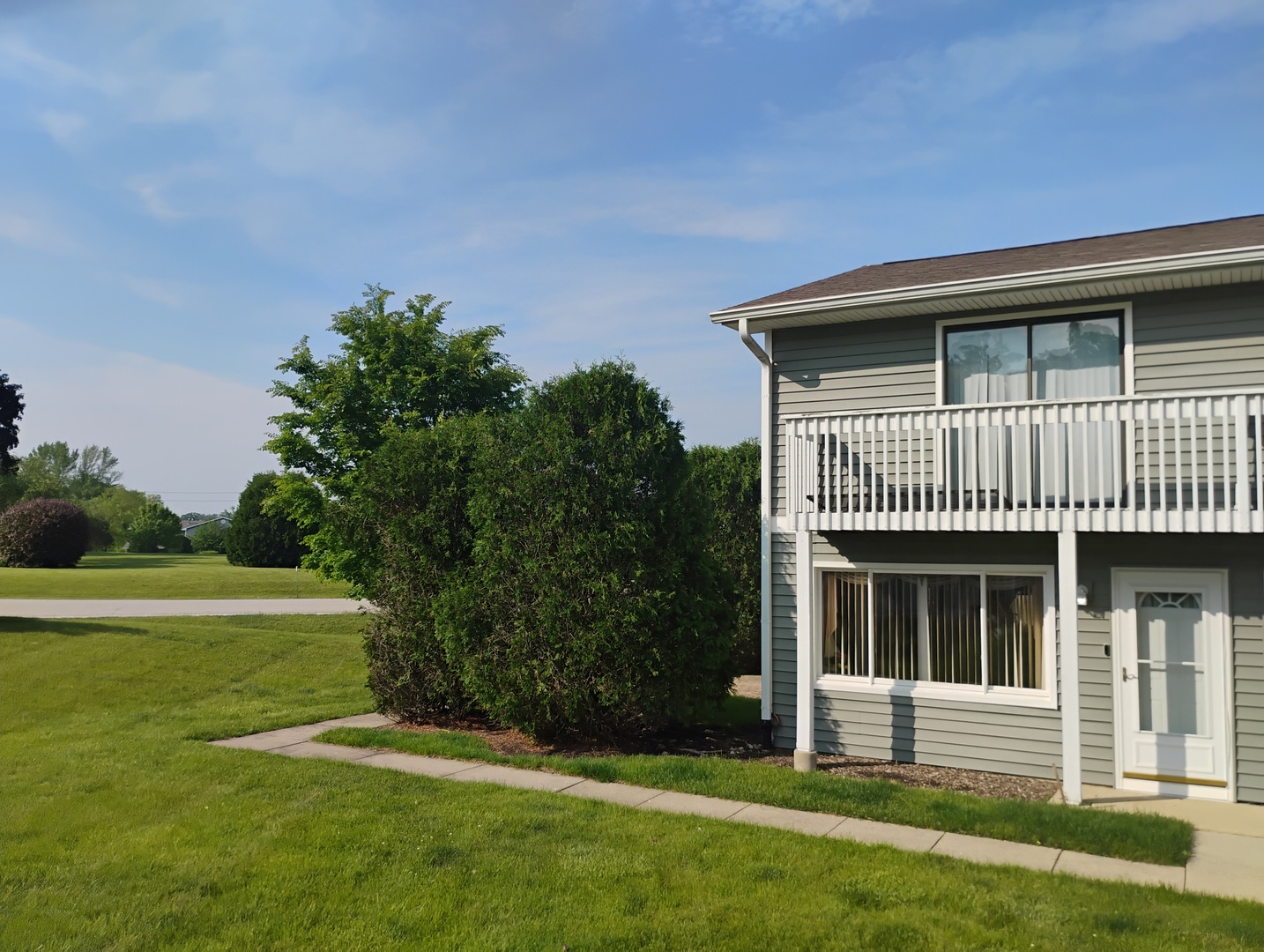 17429 W Chestnut Lane, Gurnee, IL 60031