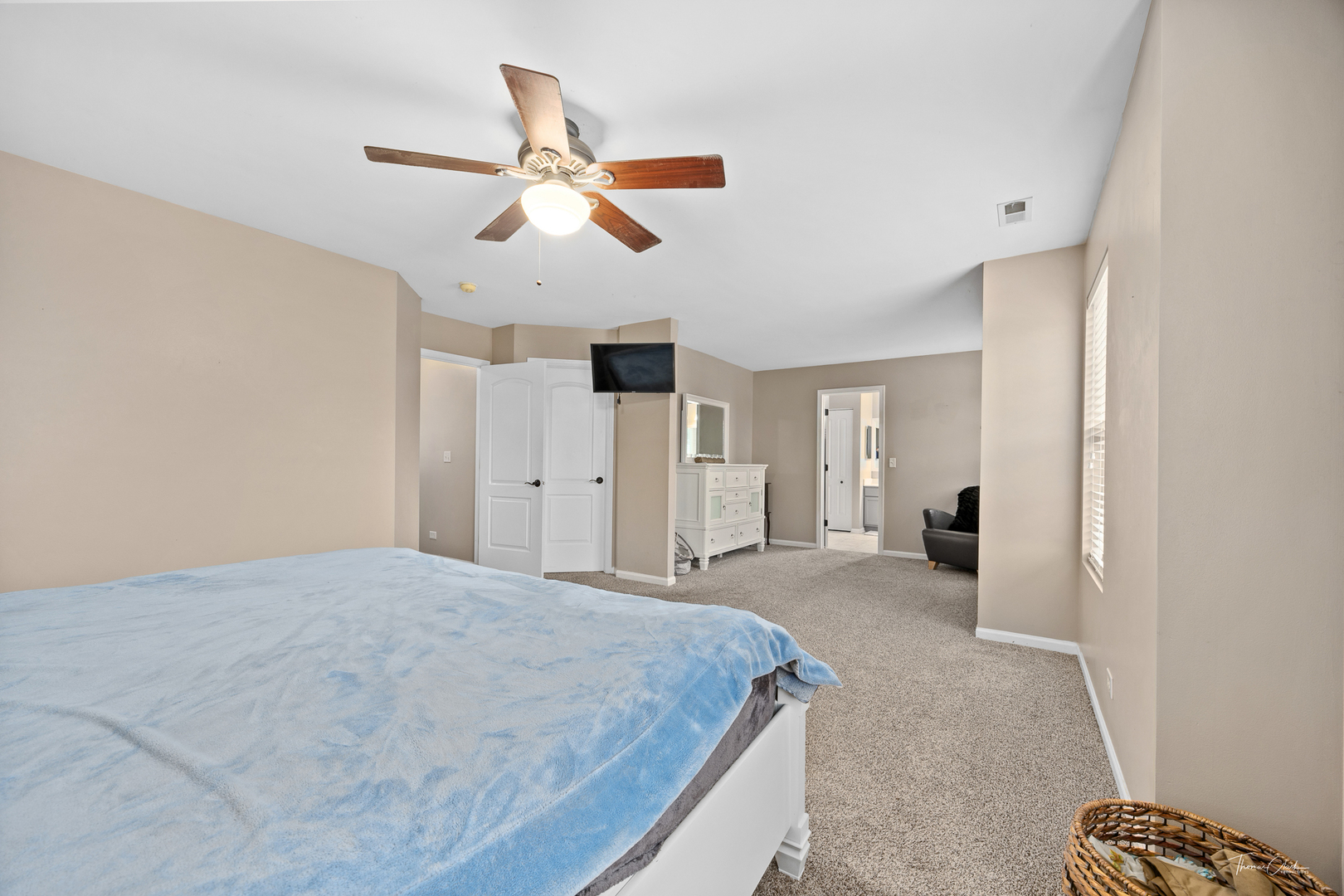 3 Arbors Edge Court, Bolingbrook, IL 60490