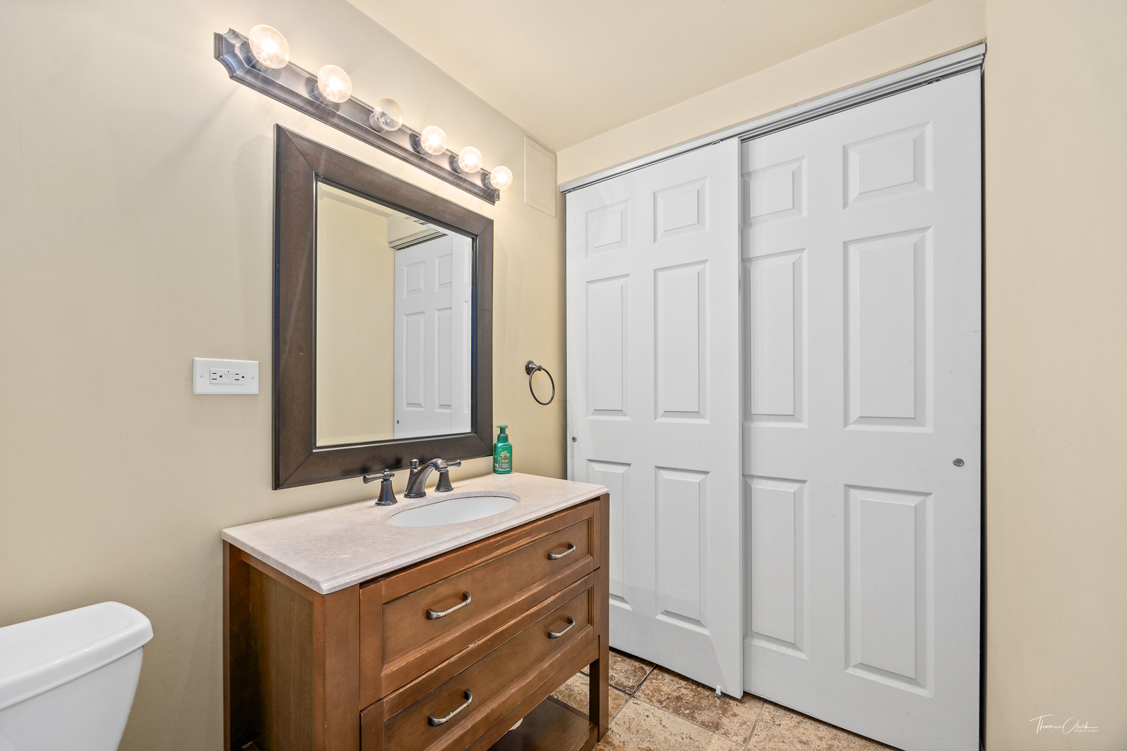 3 Arbors Edge Court, Bolingbrook, IL 60490