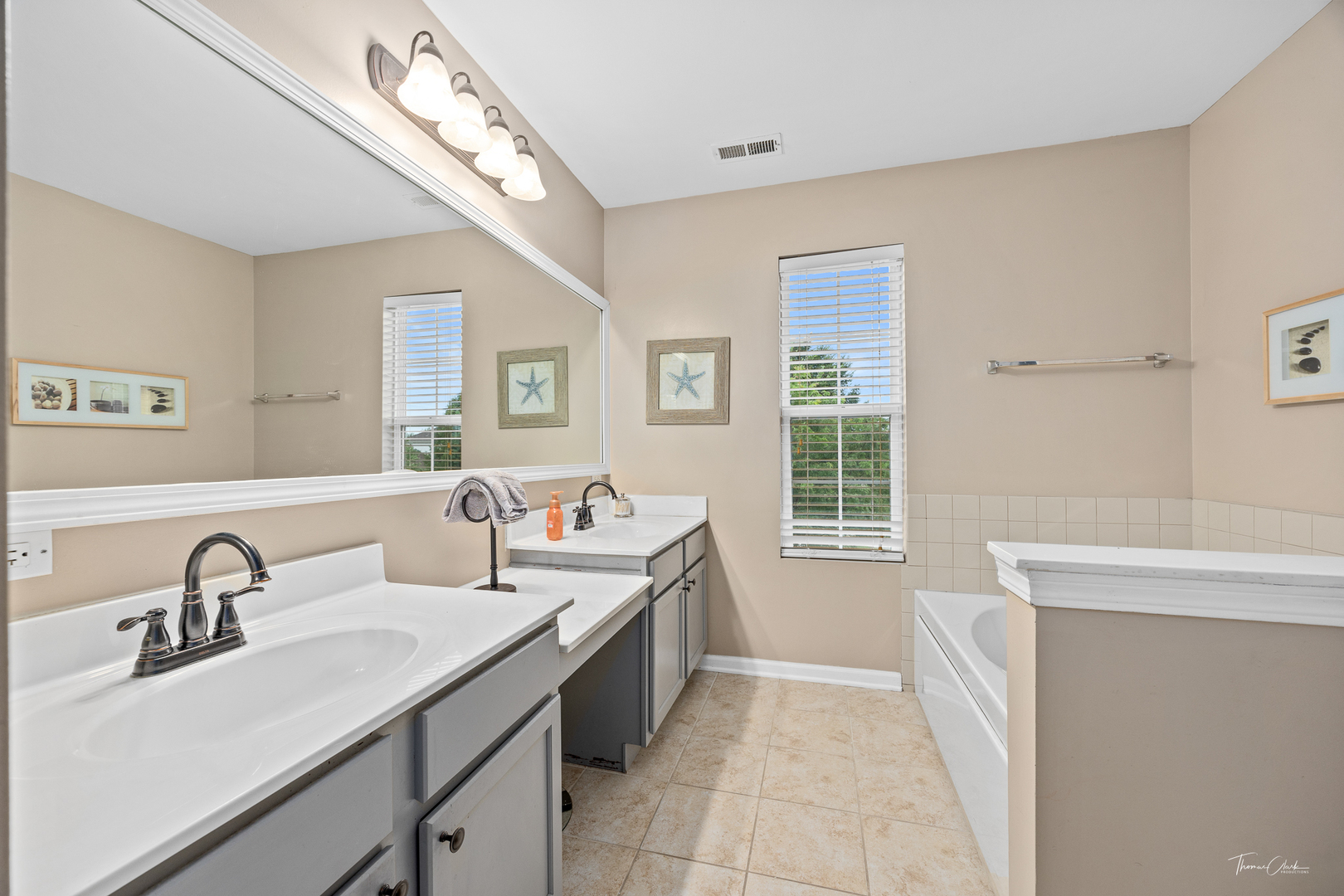 3 Arbors Edge Court, Bolingbrook, IL 60490