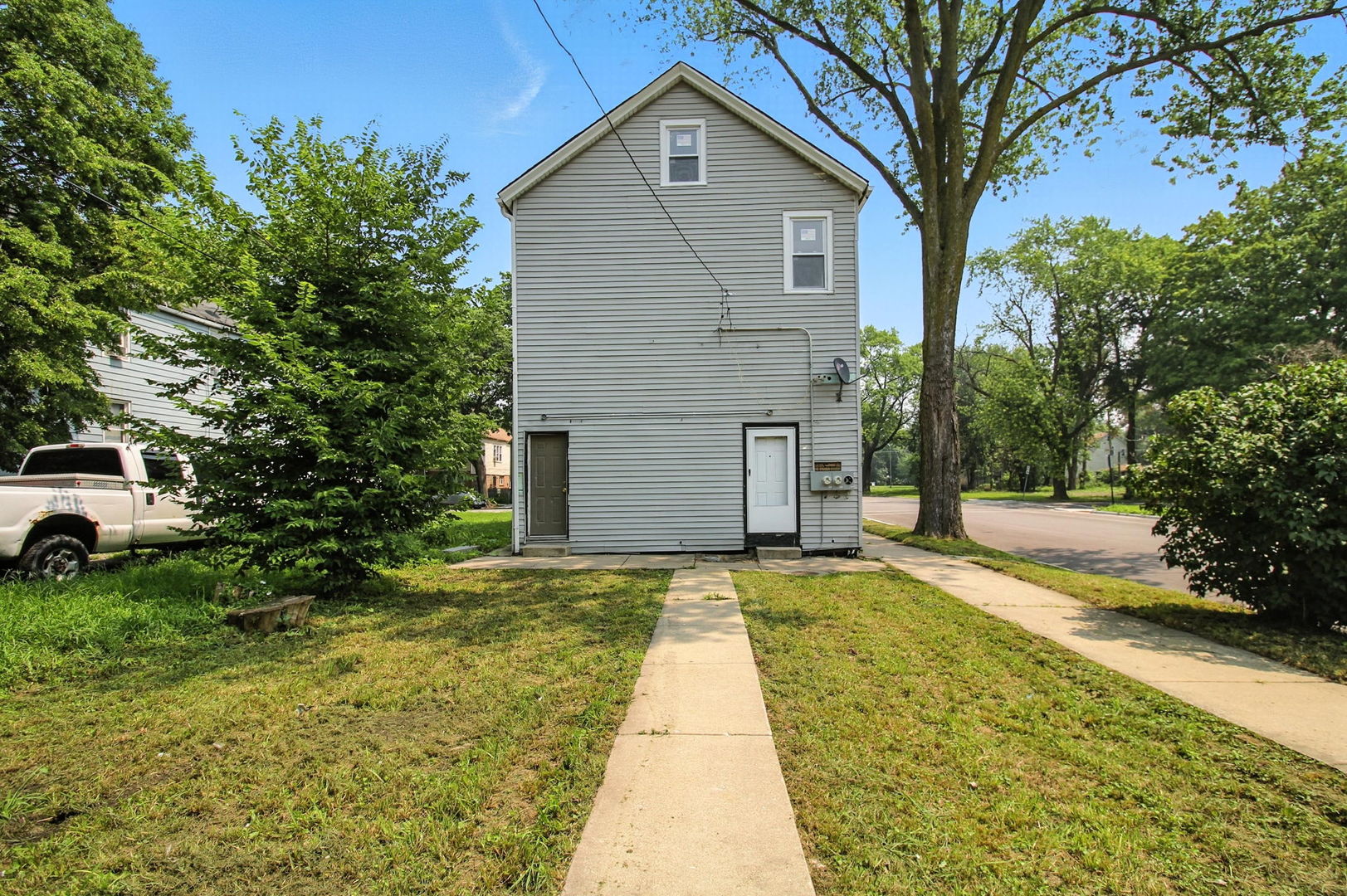5256 S Carpenter Street, Chicago, IL 60609