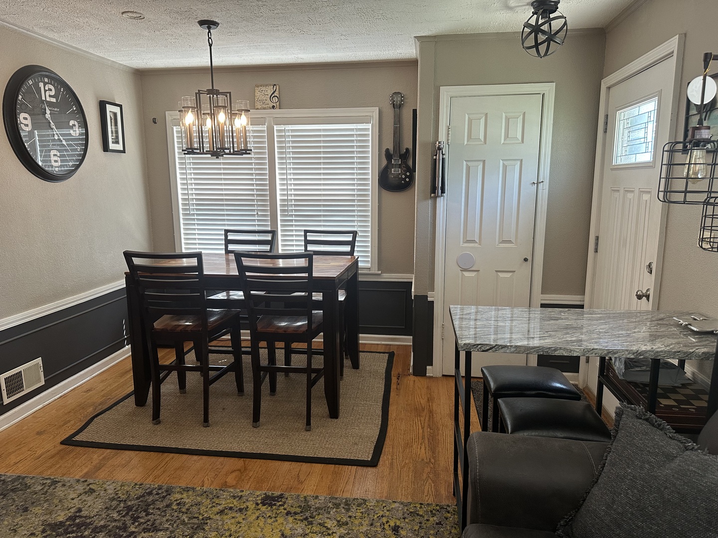 140 W Sunset Avenue, Lombard, IL 60148