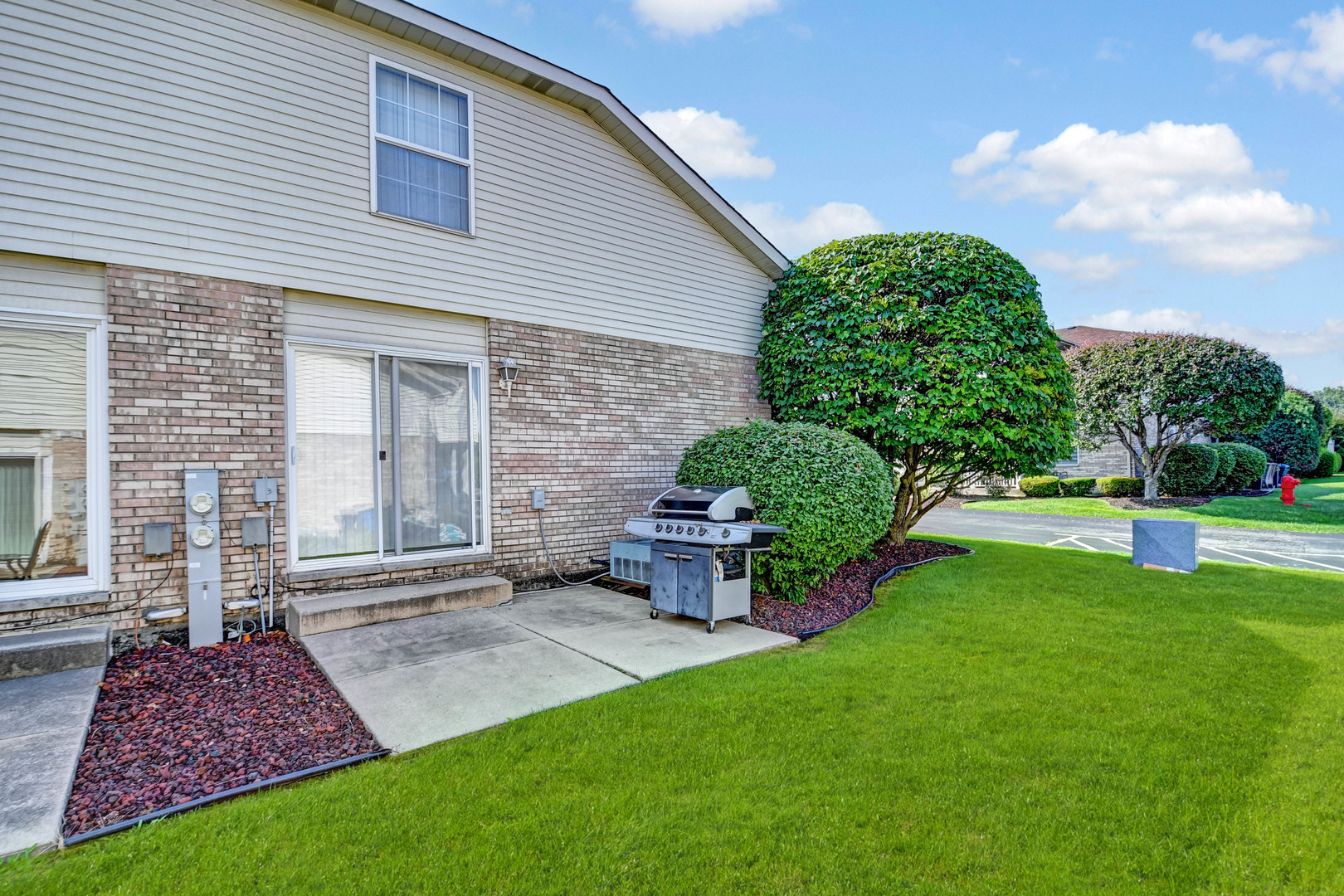 7420 Maple Drive, Justice, IL 60458