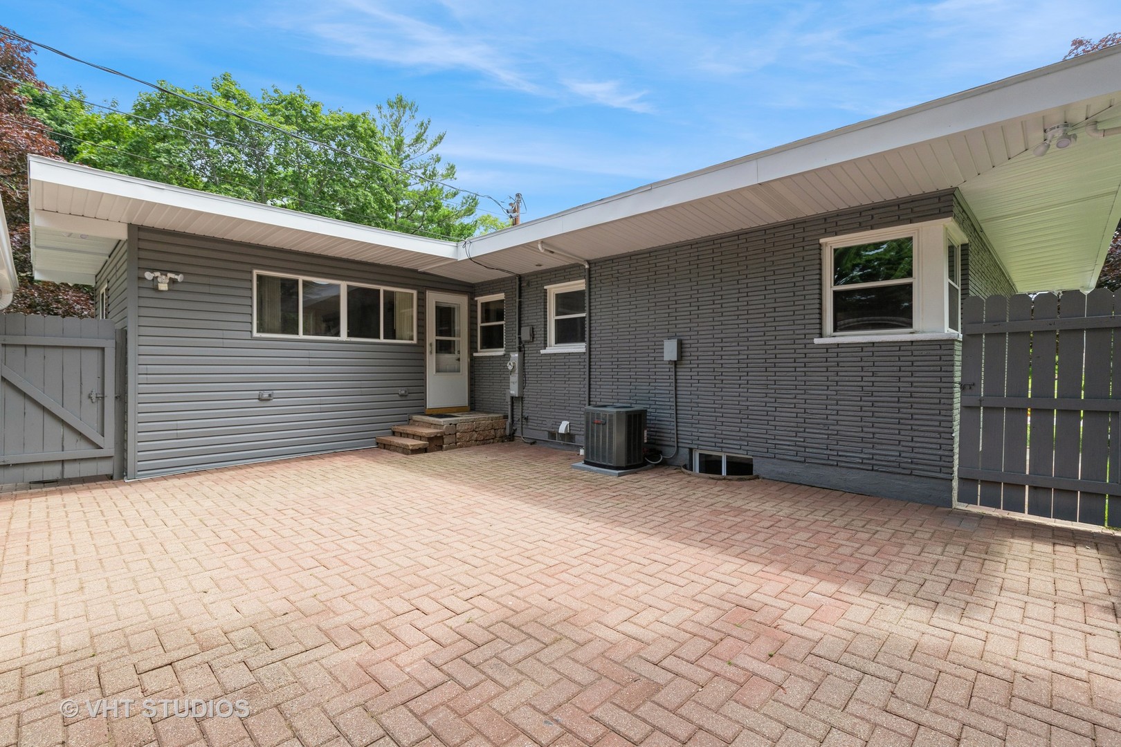900 Shiloh Boulevard, Zion, IL 60099