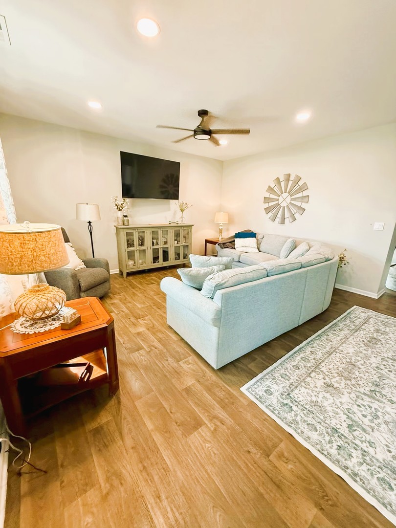 6323 Aspen Lane, Wonder Lake, IL 60097