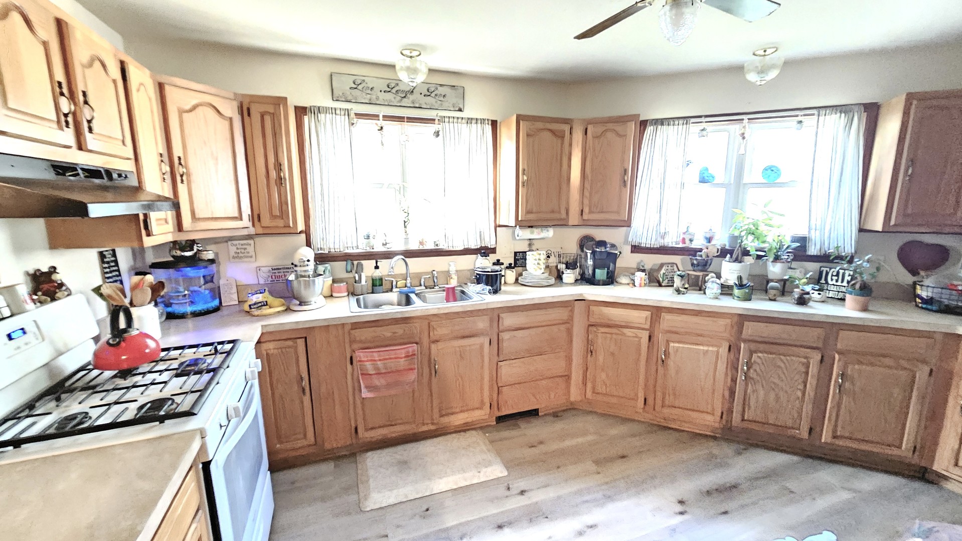 1221 Richmond Street, Joliet, IL 60435