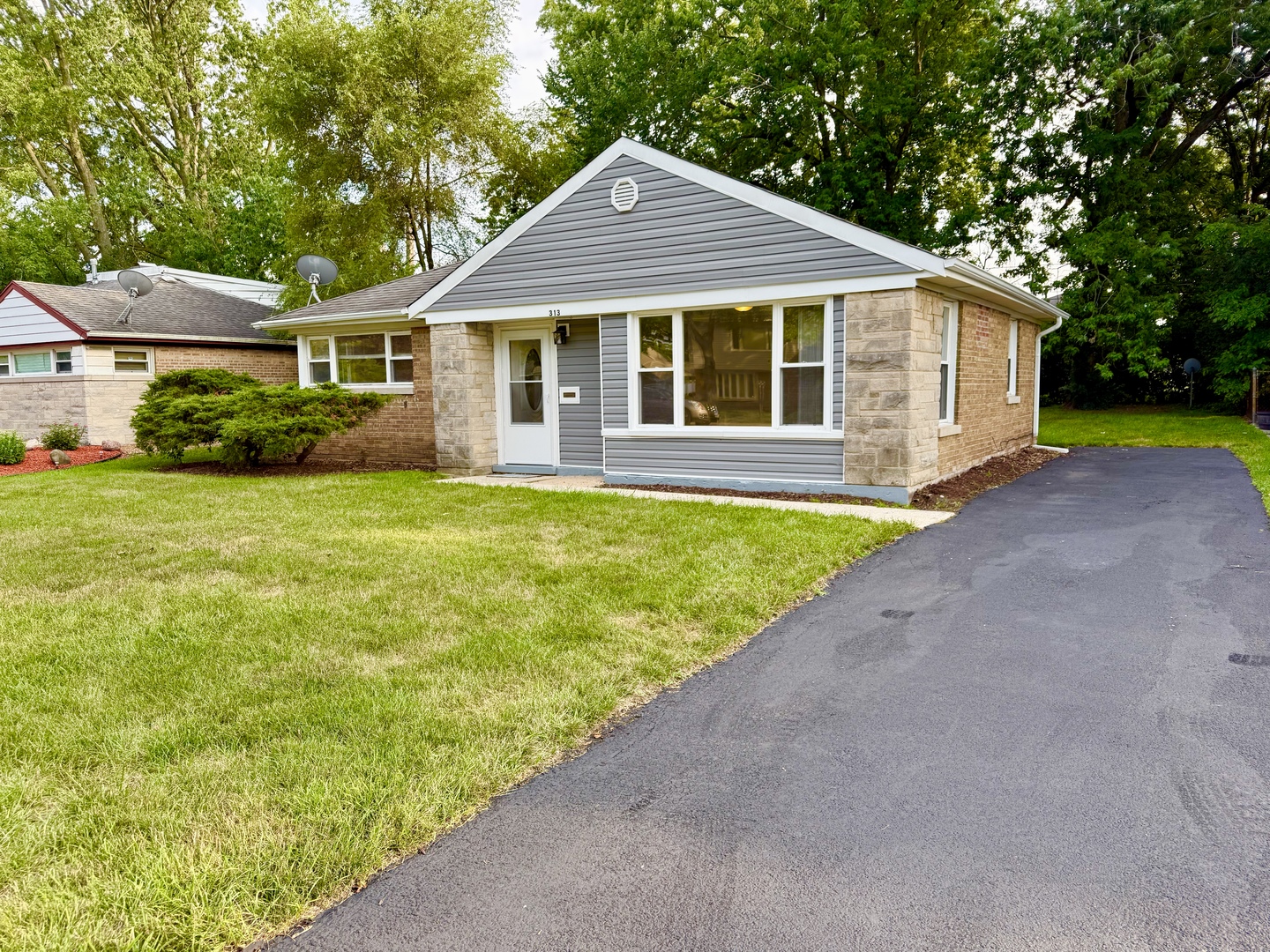 313 Minocqua Street, Park Forest, IL 60466