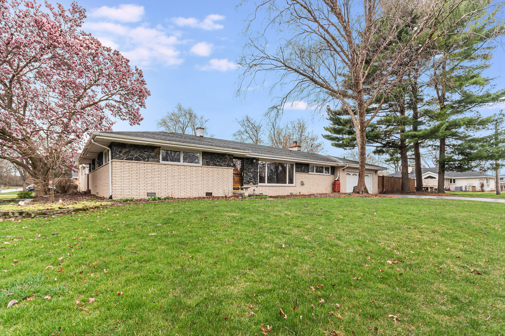 6949 W Park Lane Drive, Palos Heights, IL 60463