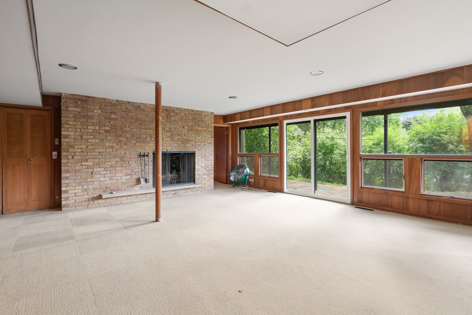 240 Oxford Road, North Barrington, IL 60010