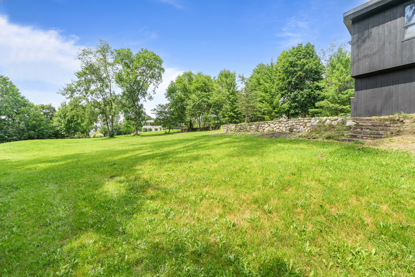 240 Oxford Road, North Barrington, IL 60010