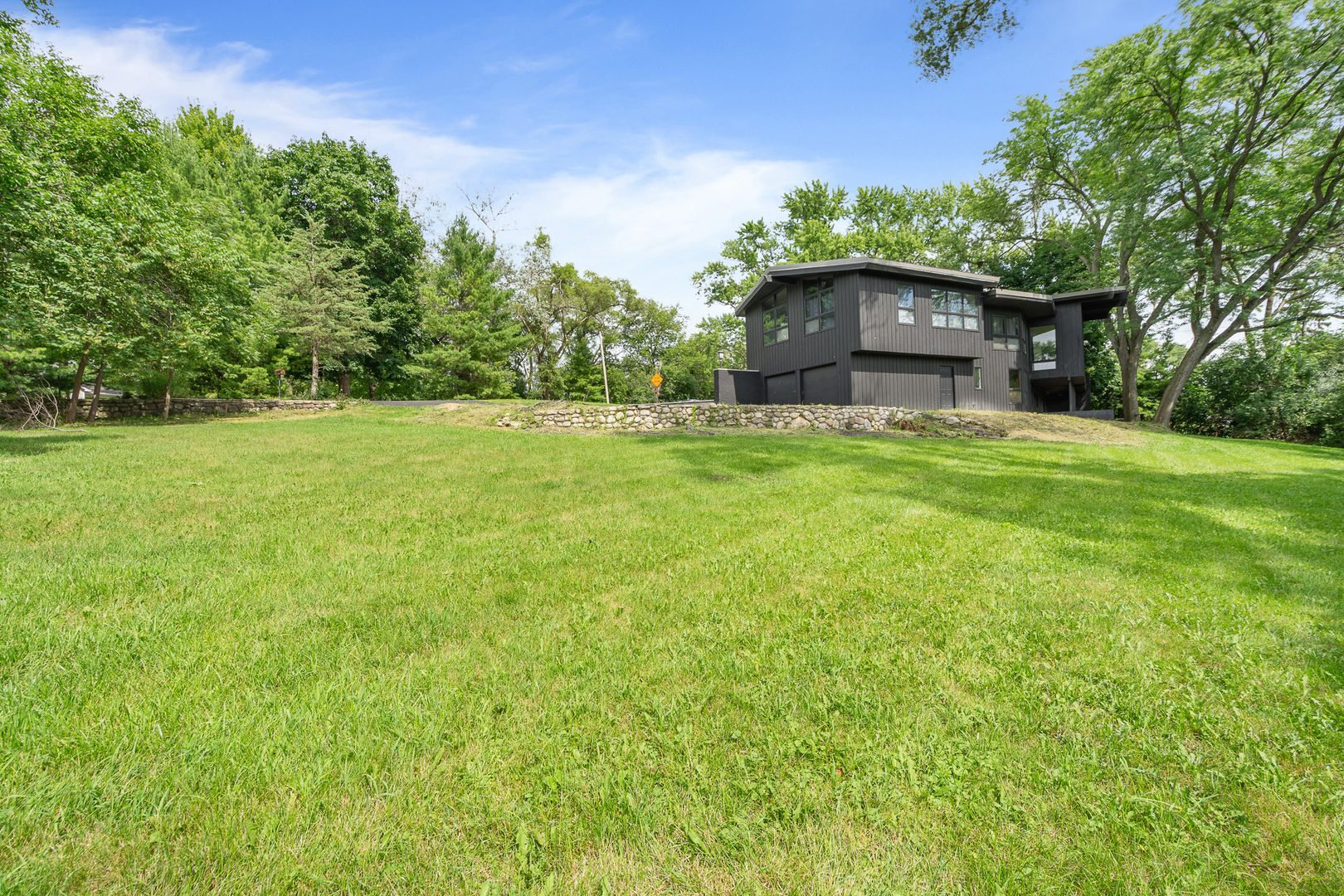 240 Oxford Road, North Barrington, IL 60010