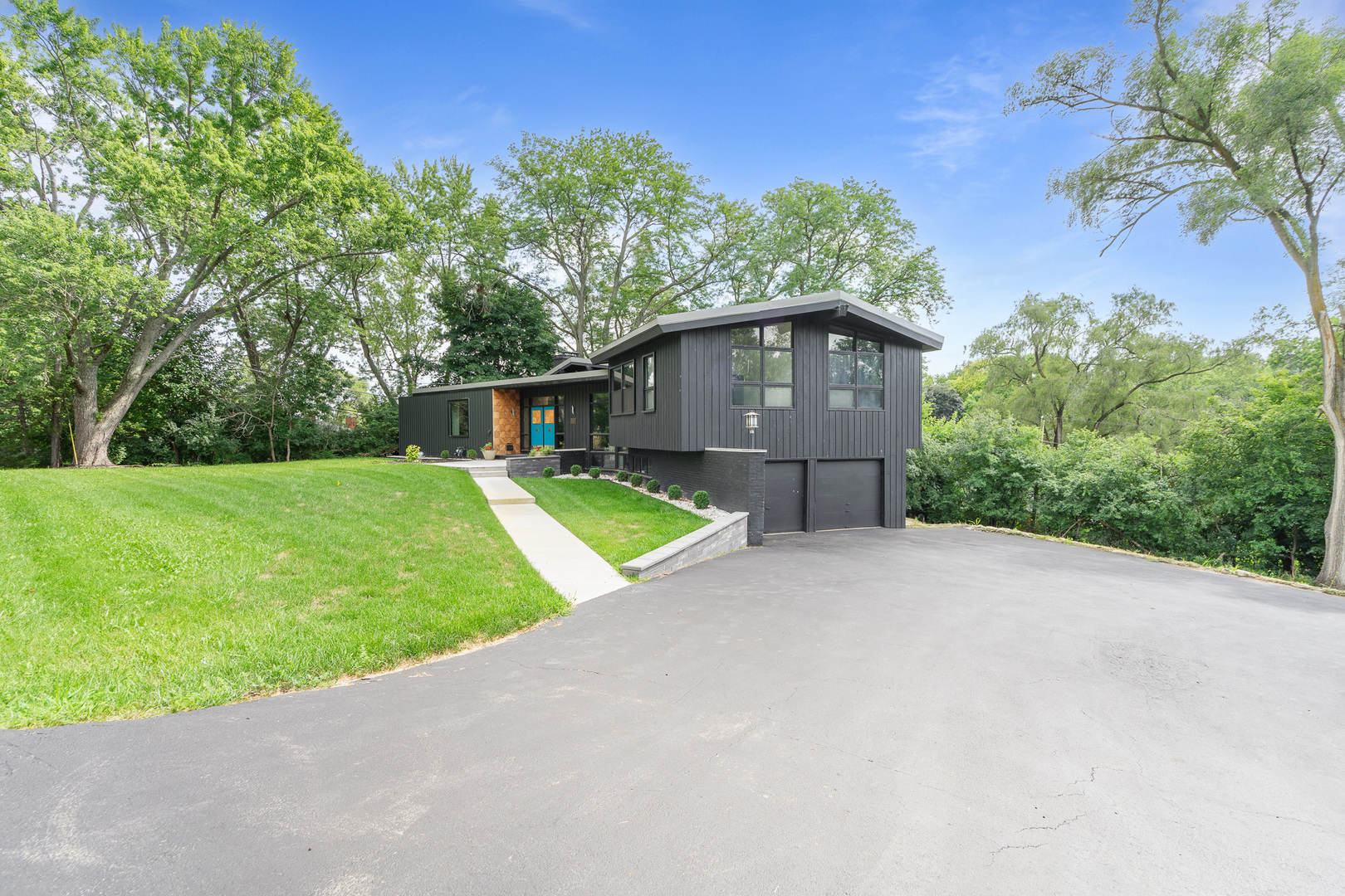 240 Oxford Road, North Barrington, IL 60010