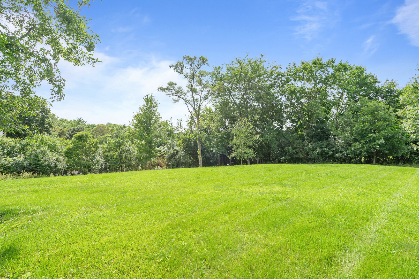 240 Oxford Road, North Barrington, IL 60010