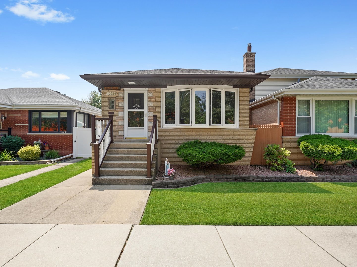 10324 S Sacramento Avenue, Chicago, IL 60655