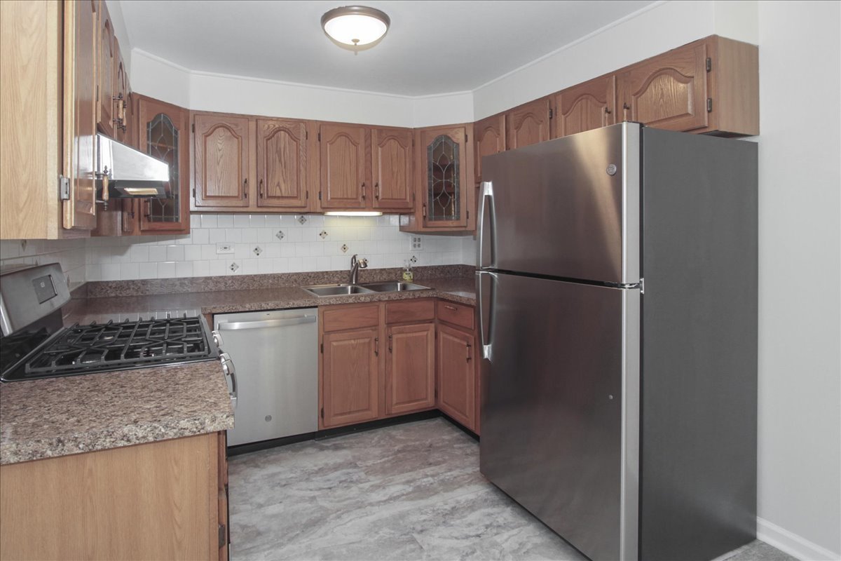 1319 Forestdale Court, Schaumburg, IL 60193
