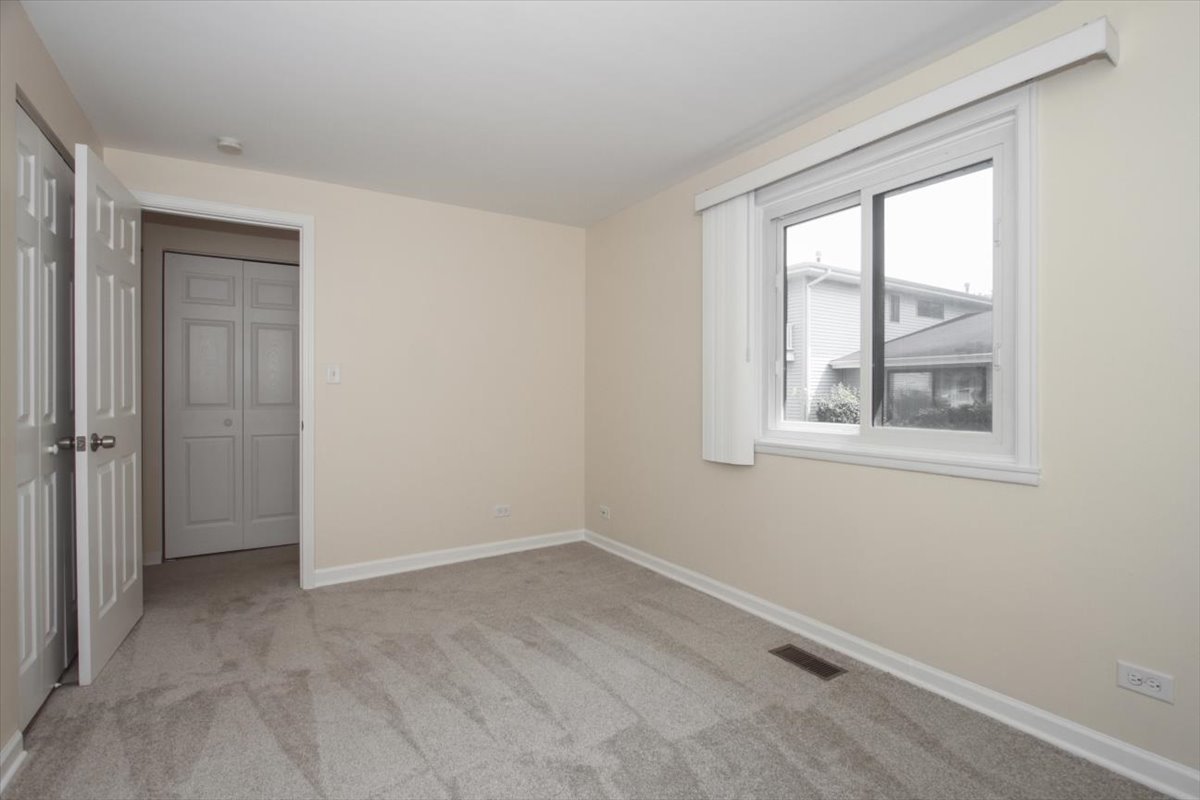 1319 Forestdale Court, Schaumburg, IL 60193