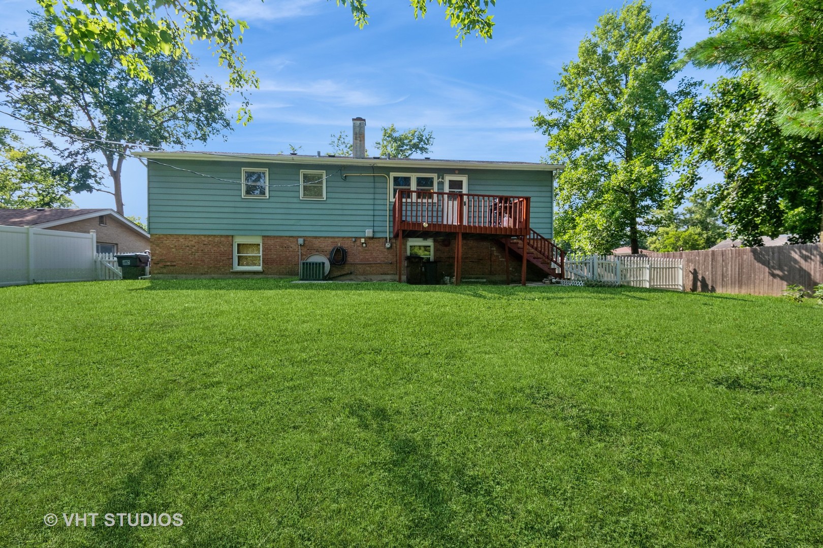 18745 Queens Road, Homewood, IL 60430