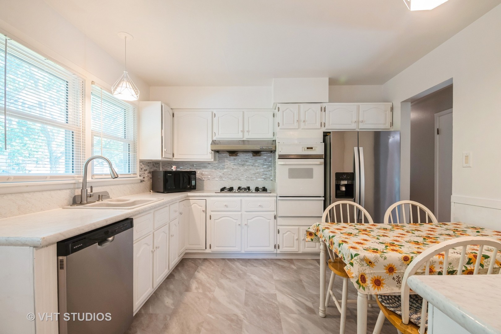 18745 Queens Road, Homewood, IL 60430