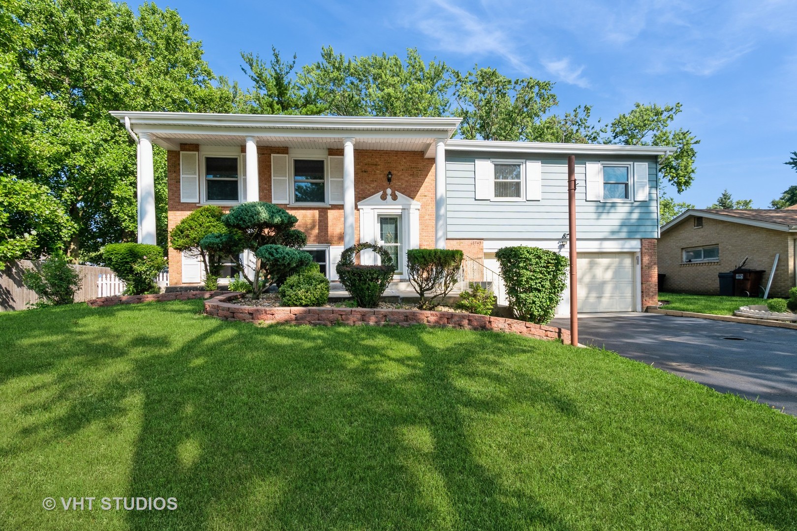 18745 Queens Road, Homewood, IL 60430