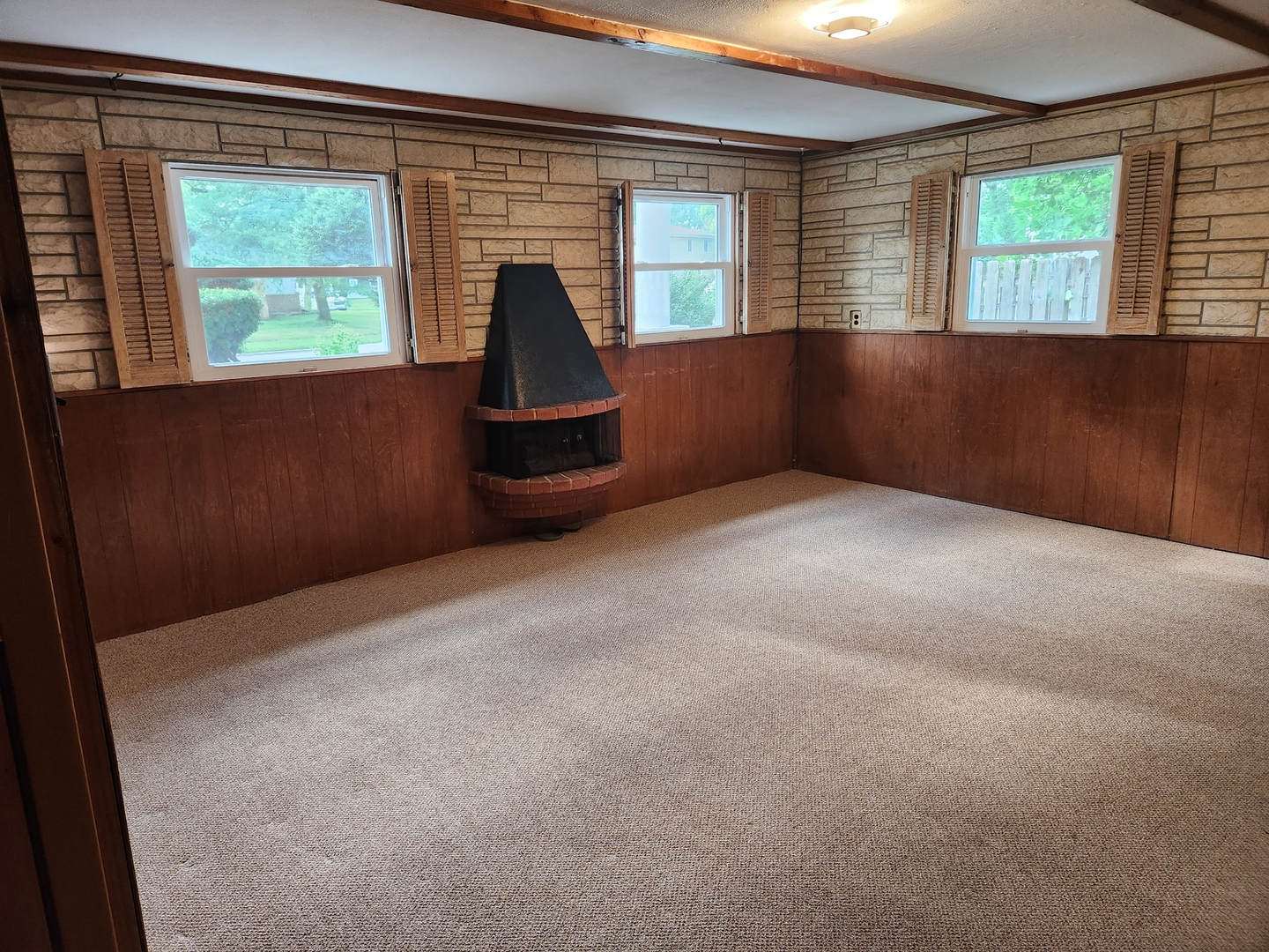 18745 Queens Road, Homewood, IL 60430