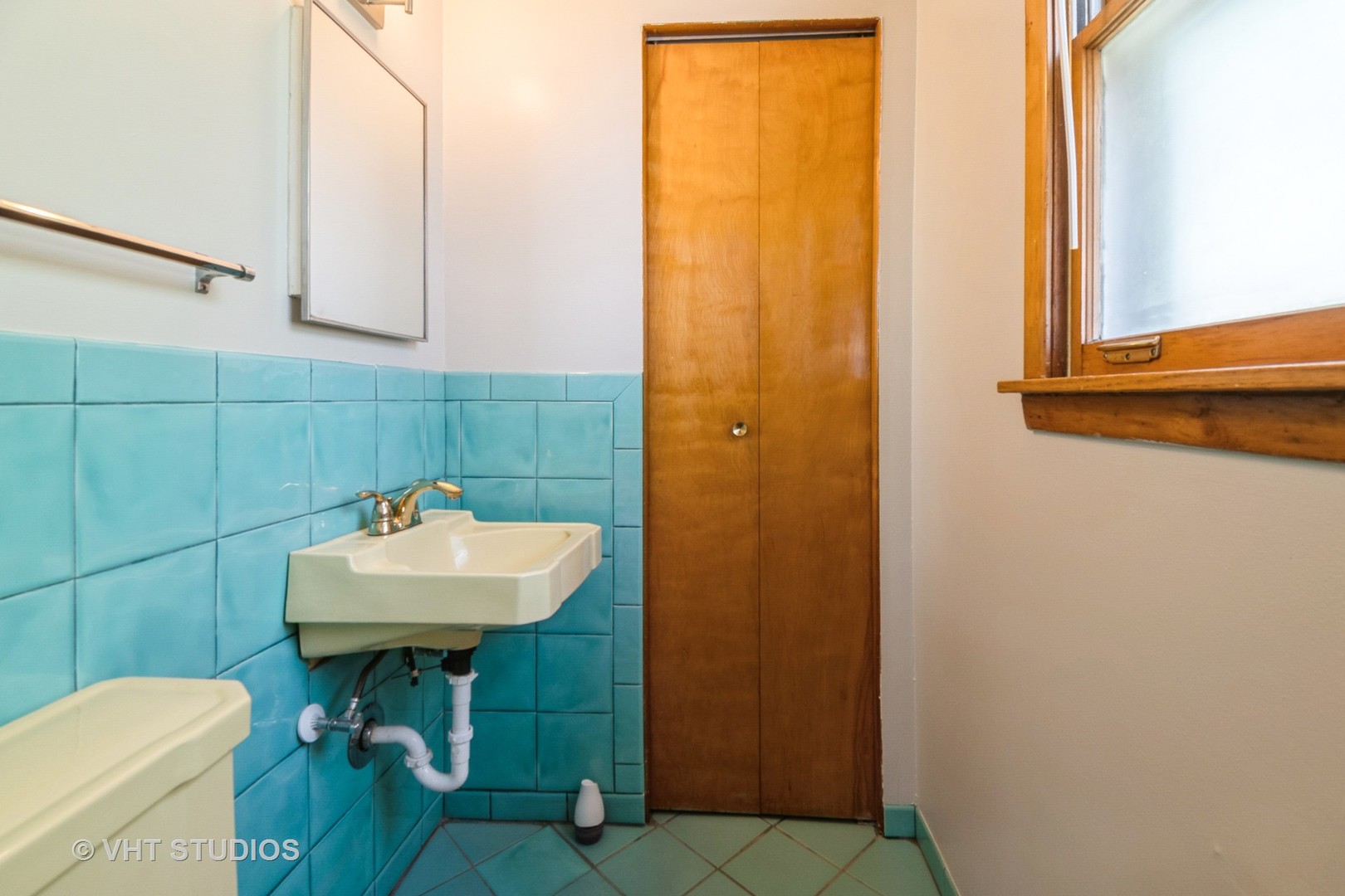 18745 Queens Road, Homewood, IL 60430
