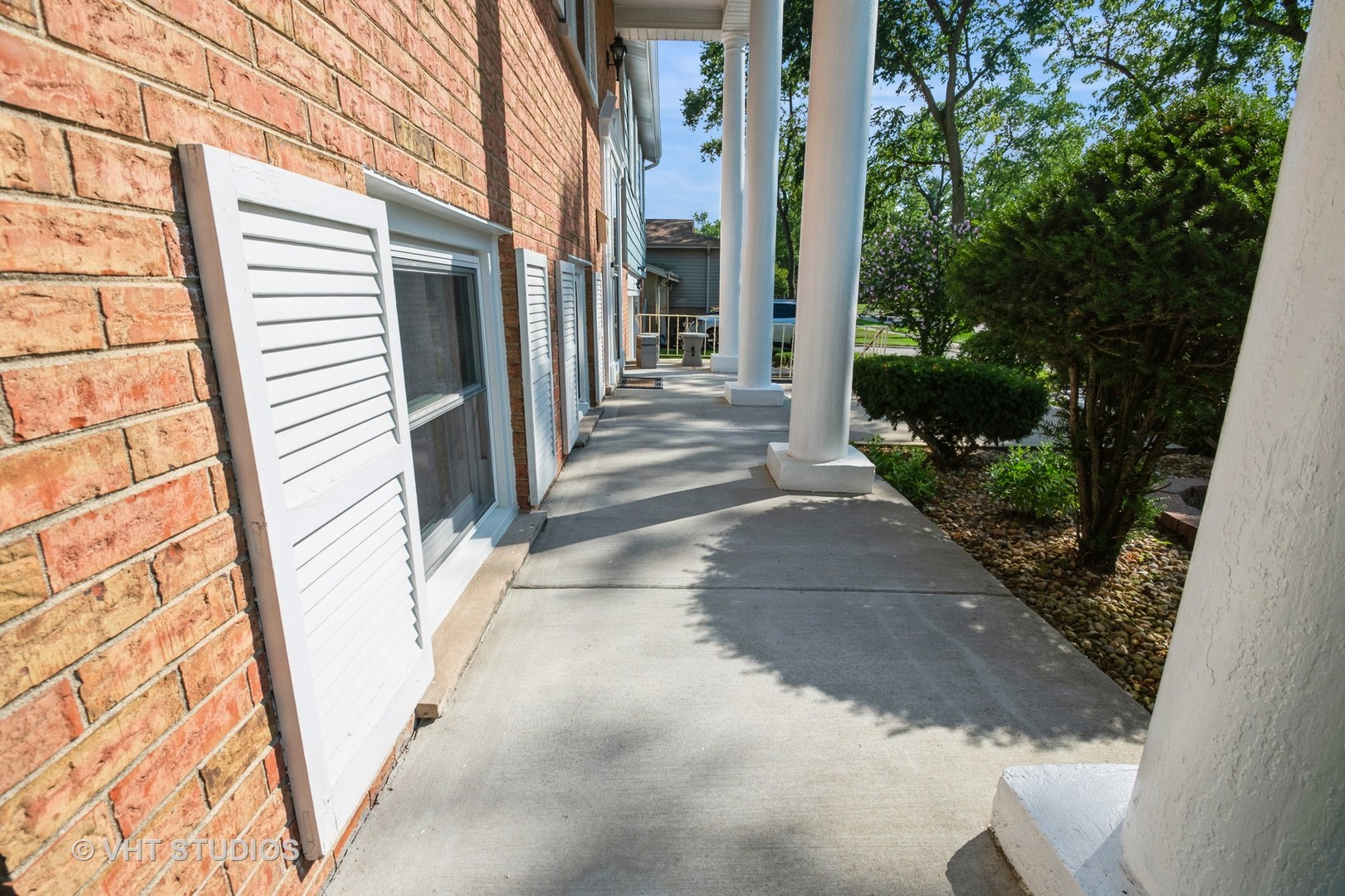 18745 Queens Road, Homewood, IL 60430
