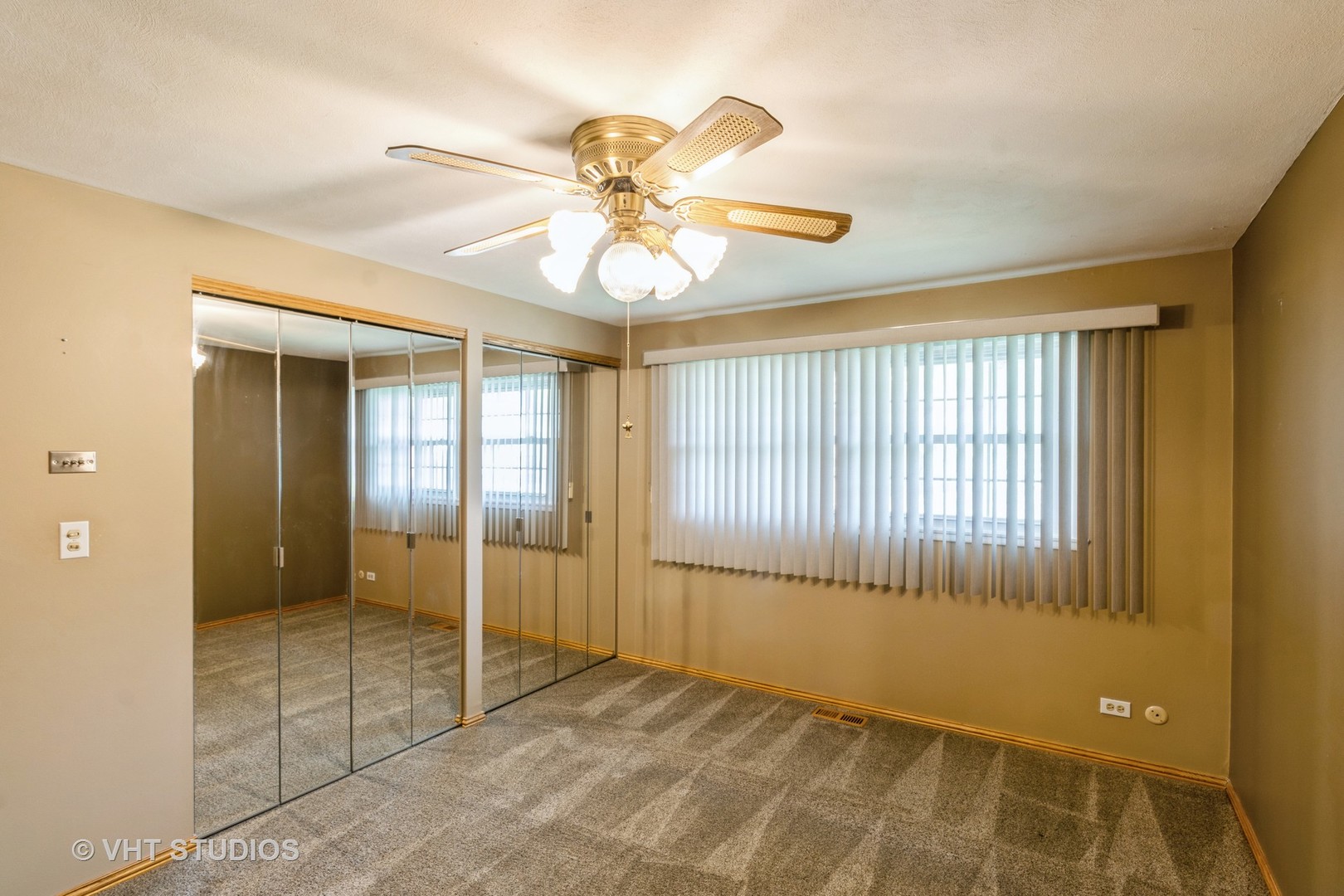 1021 Mercury Drive, Schaumburg, IL 60193
