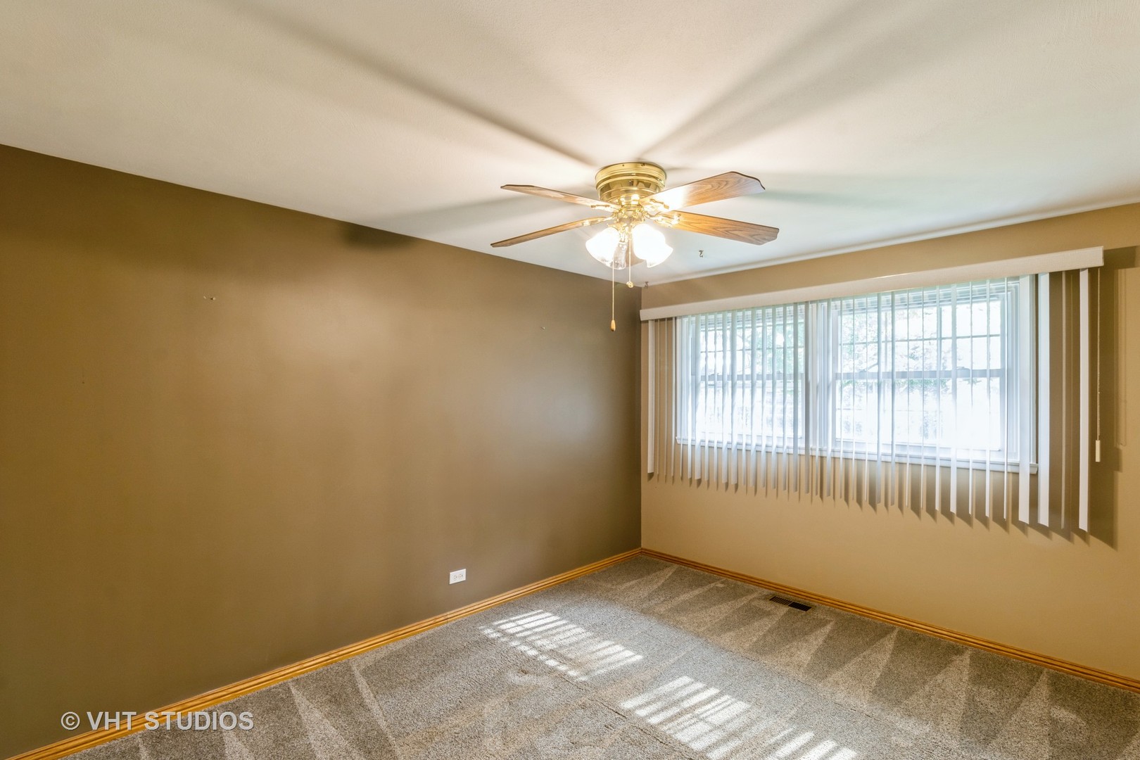 1021 Mercury Drive, Schaumburg, IL 60193