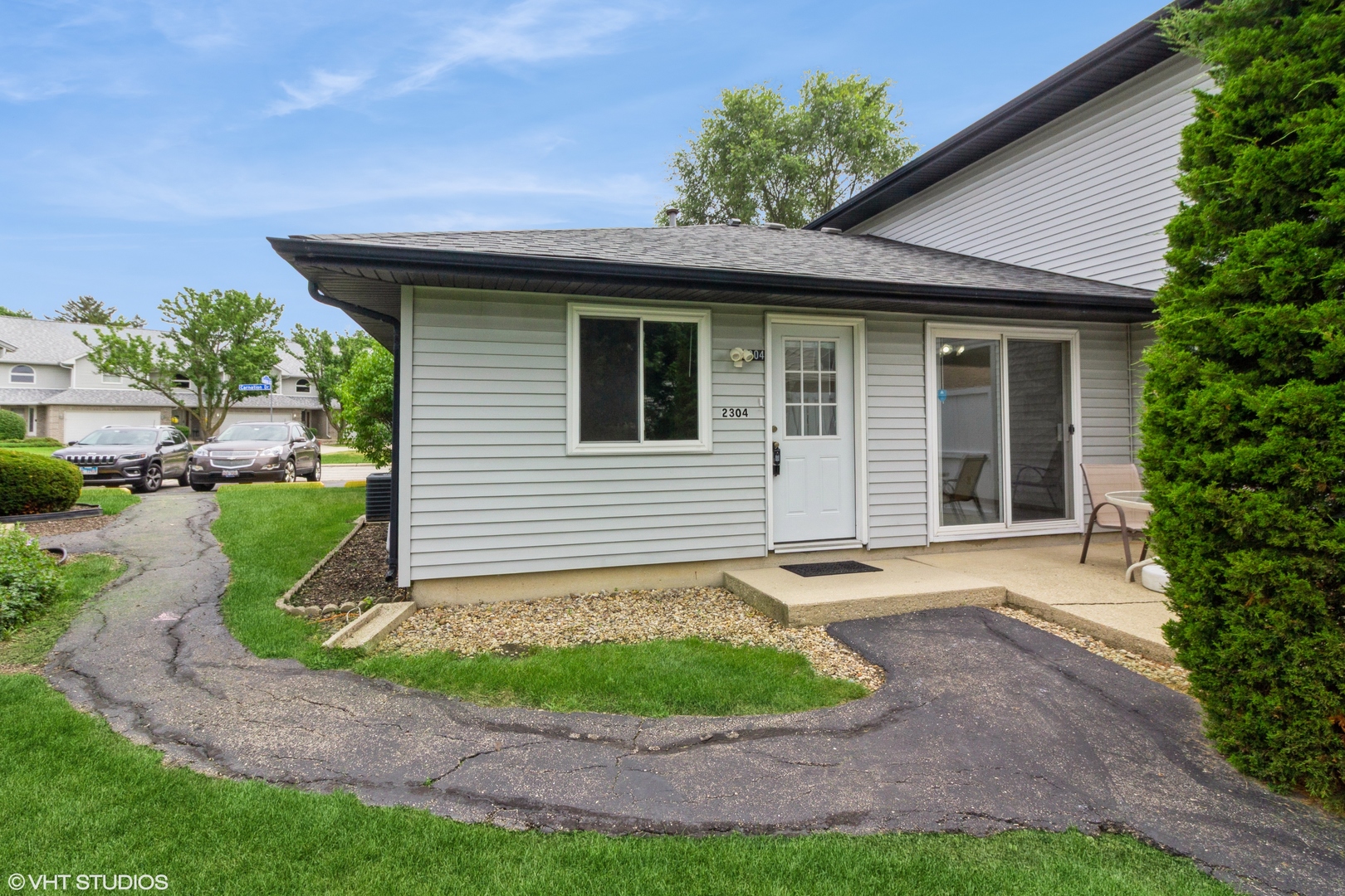 2304 Carnation Drive #2304, Crest Hill, IL 60403