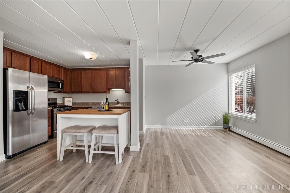 1052 N Mill Street #111, Naperville, IL 60563