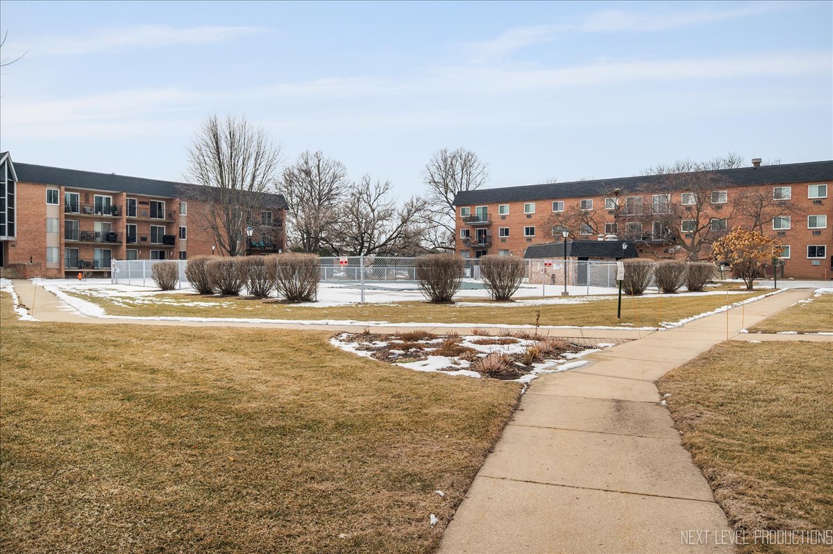 1052 N Mill Street #111, Naperville, IL 60563