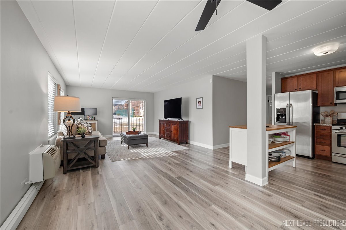 1052 N Mill Street #111, Naperville, IL 60563