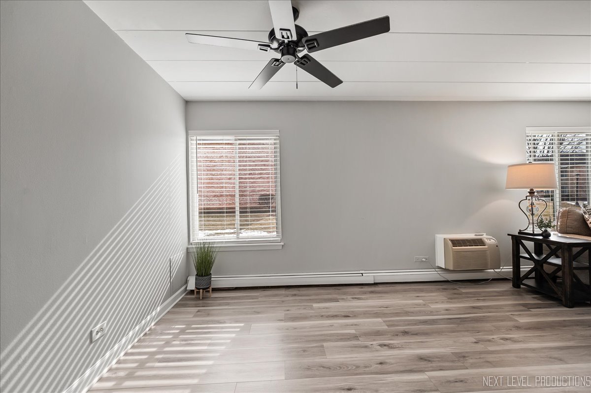 1052 N Mill Street #111, Naperville, IL 60563