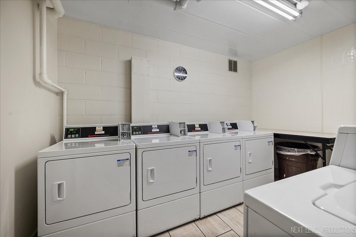 1052 N Mill Street #111, Naperville, IL 60563