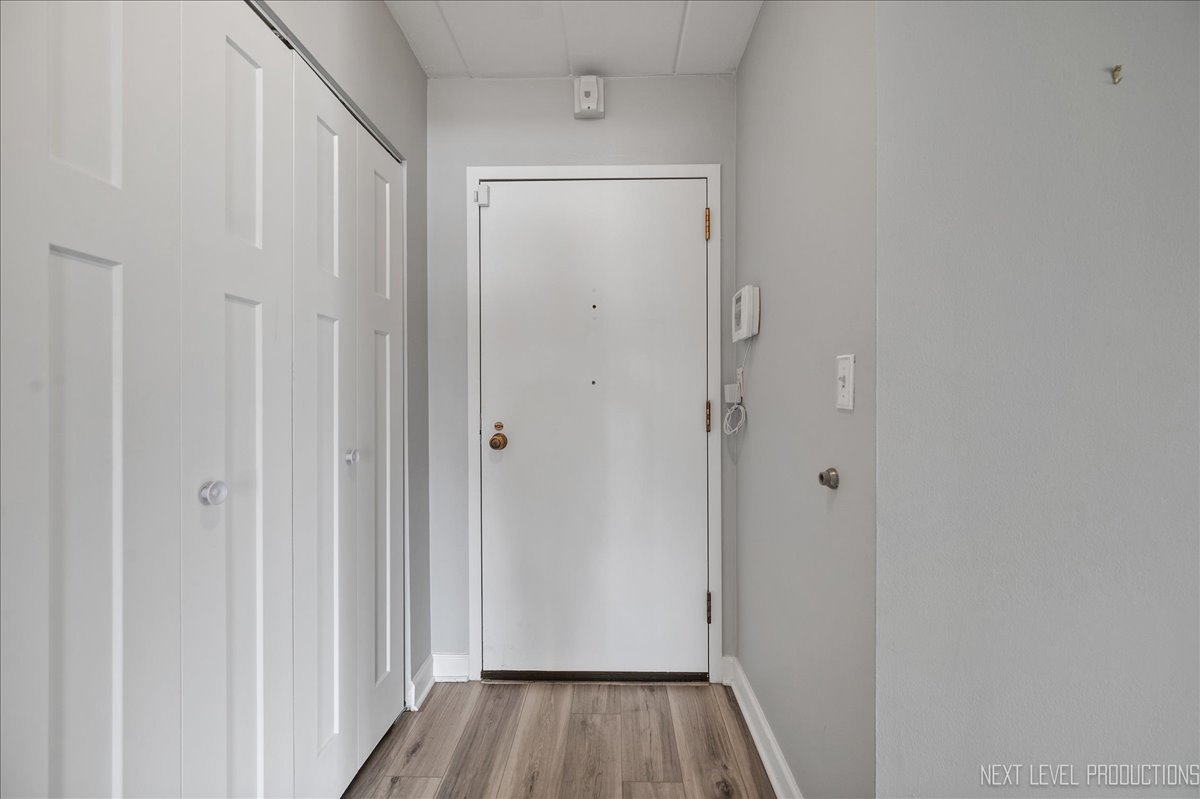 1052 N Mill Street #111, Naperville, IL 60563