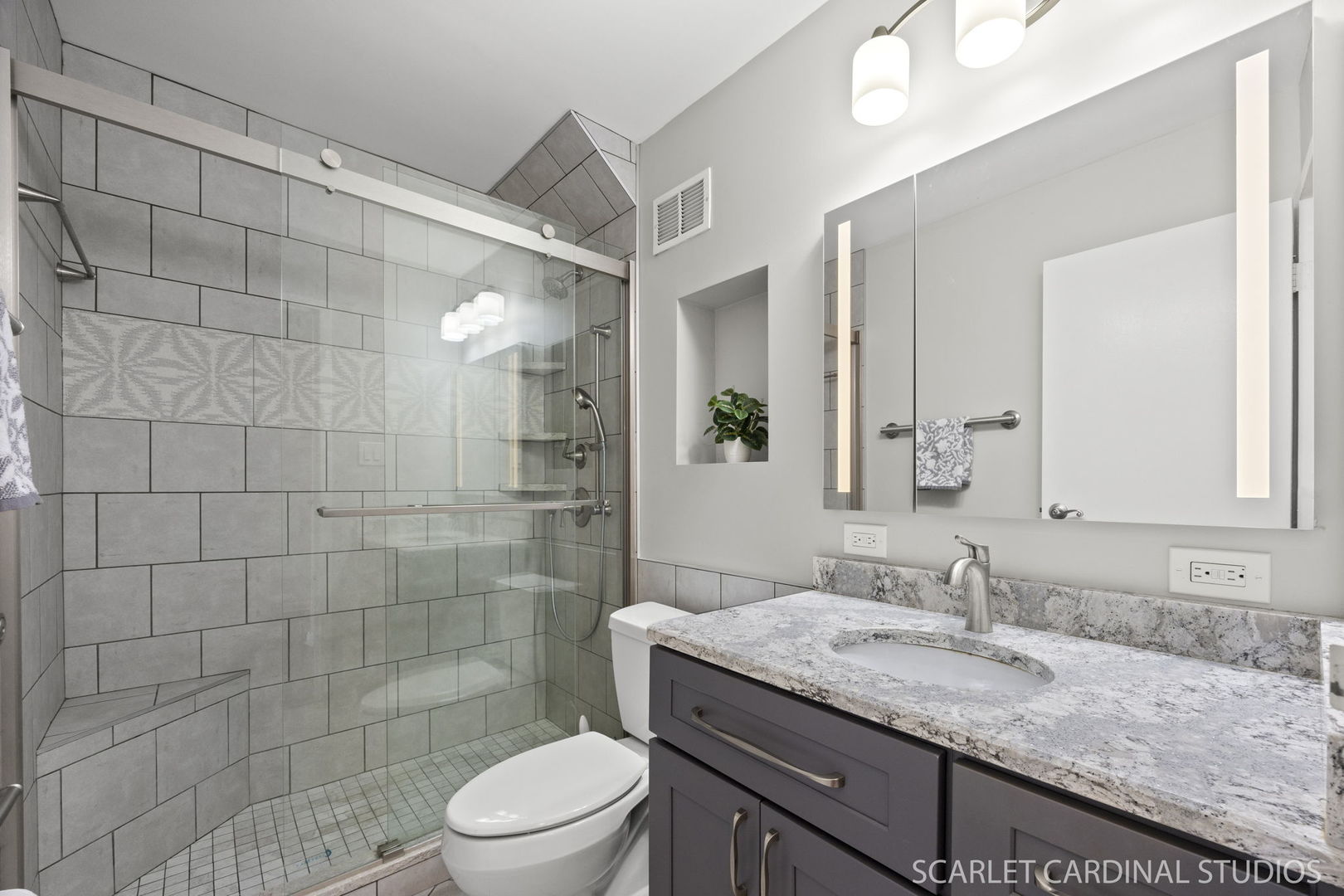 40 N Tower Road #11E, Oak Brook, IL 60523