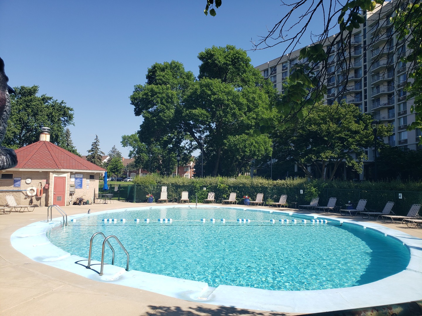 40 N Tower Road #11E, Oak Brook, IL 60523