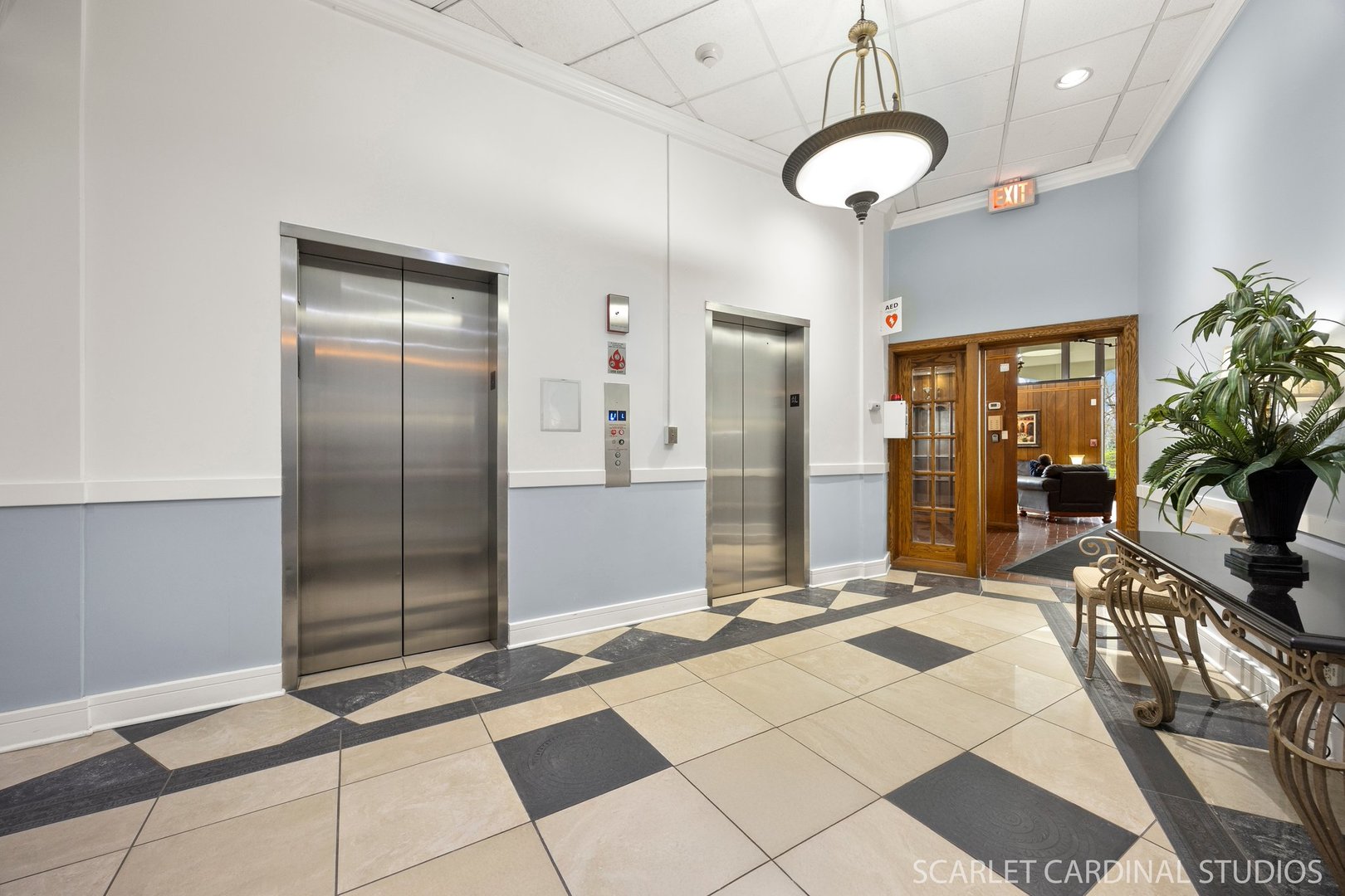 40 N Tower Road #11E, Oak Brook, IL 60523