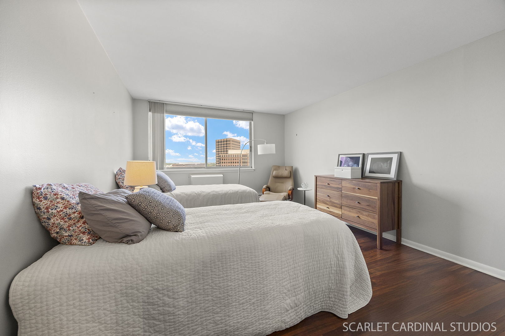 40 N Tower Road #11E, Oak Brook, IL 60523