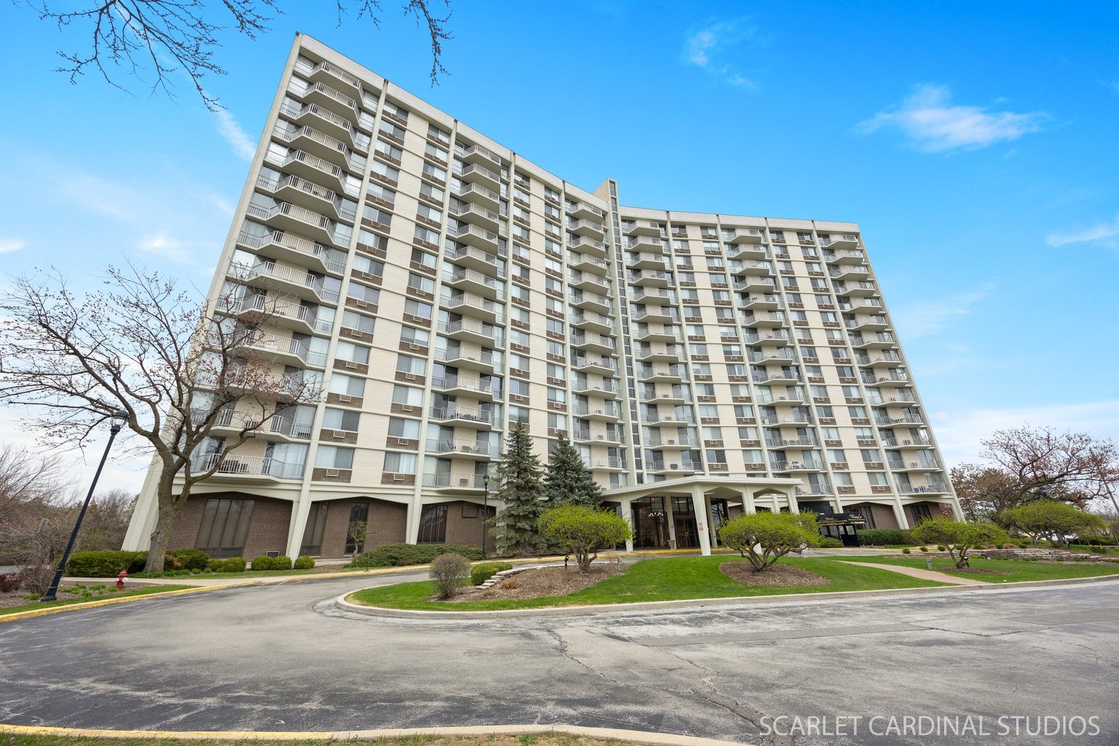 40 N Tower Road #11E, Oak Brook, IL 60523