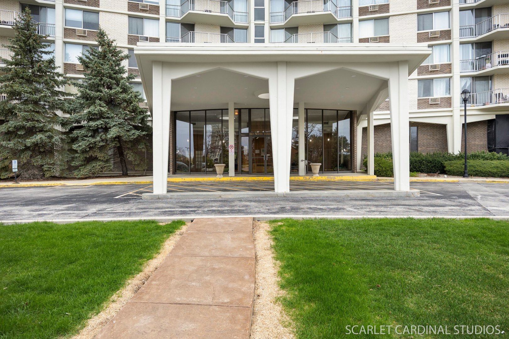 40 N Tower Road #11E, Oak Brook, IL 60523