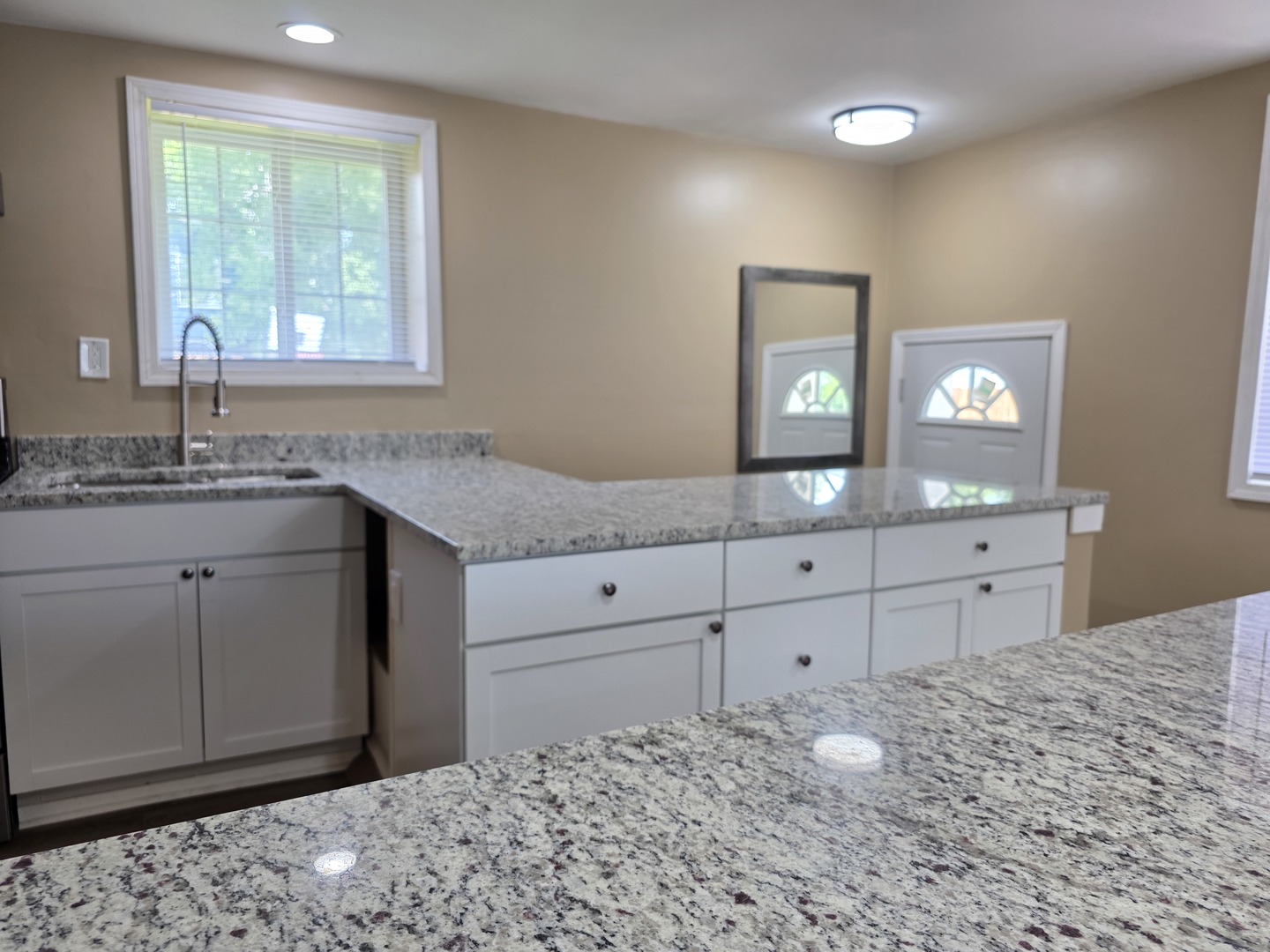 11410 W EDGEWOOD Road, Beach Park, IL 60087