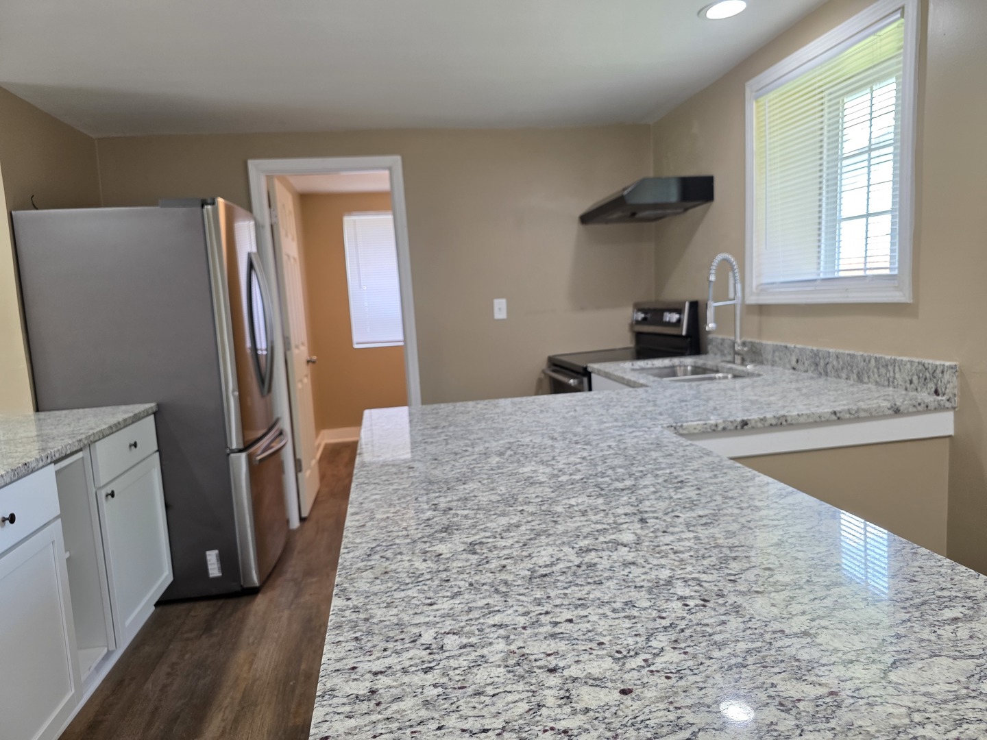 11410 W EDGEWOOD Road, Beach Park, IL 60087
