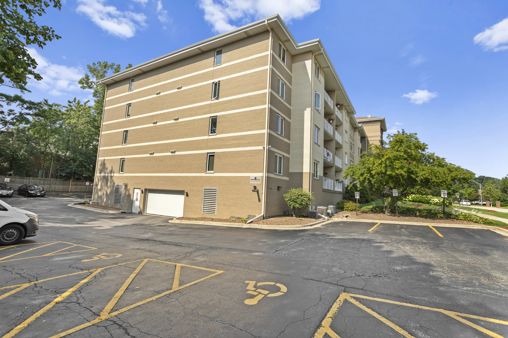 440 E MONTROSE Avenue #209, Wood Dale, IL 60191
