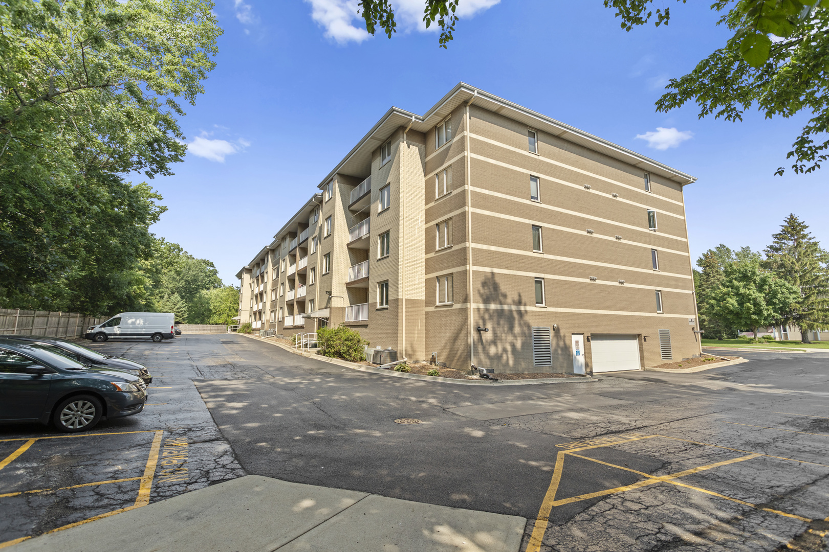 440 E MONTROSE Avenue #209, Wood Dale, IL 60191