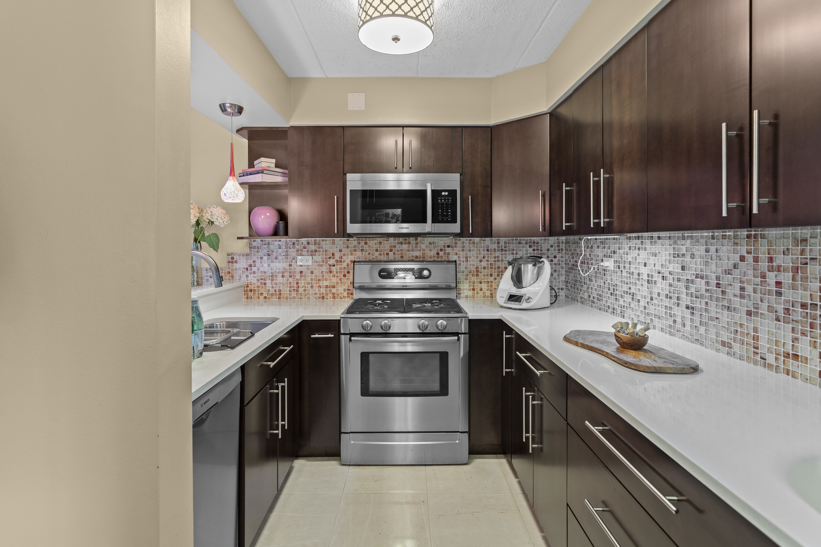 440 E MONTROSE Avenue #209, Wood Dale, IL 60191