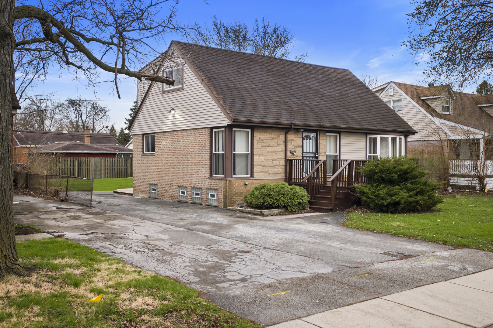 15607 Rose Drive, South Holland, IL 60473